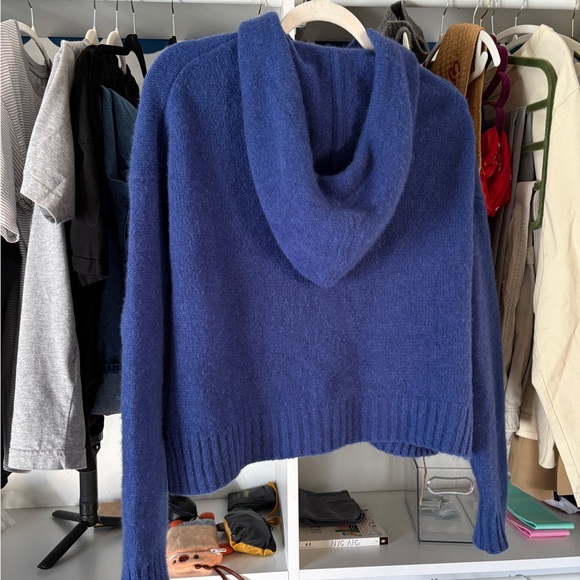 Aritzia The Group Babaton Cashmere Hoodie - Picture 5 of 6